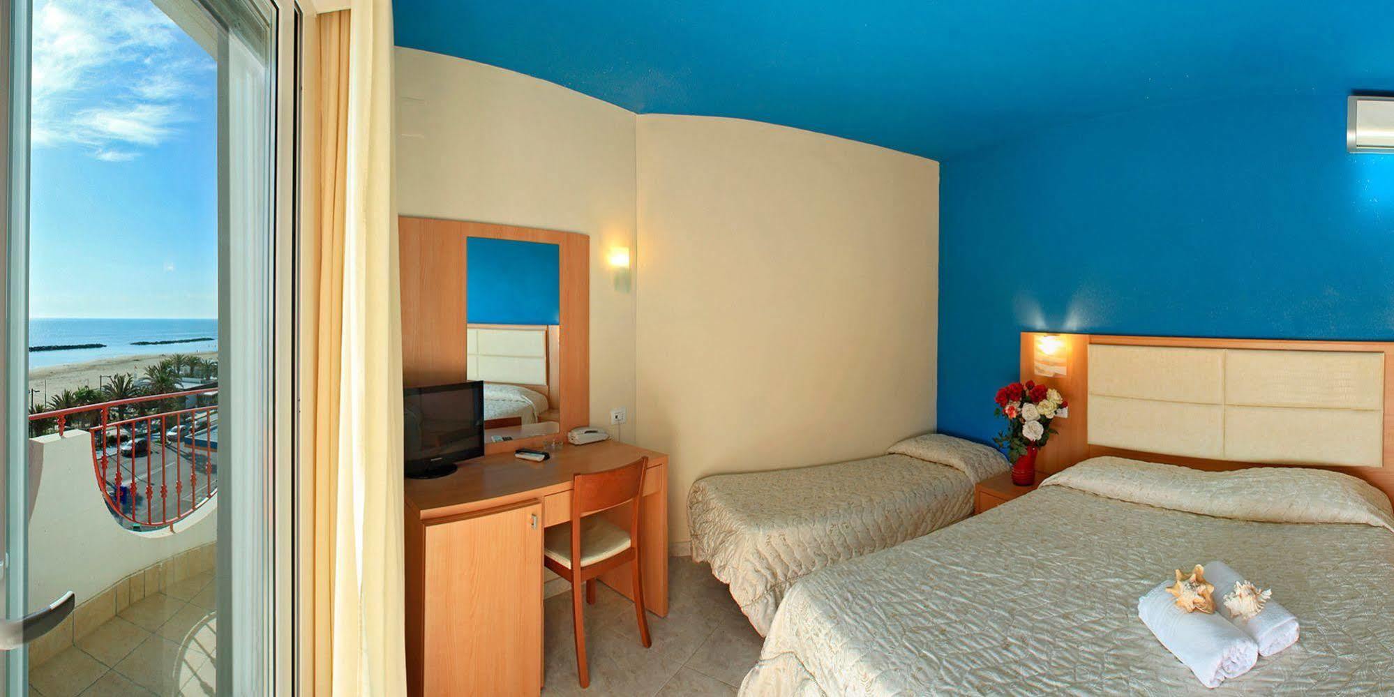 Hotel Ambassador 그로타마레 외부 사진